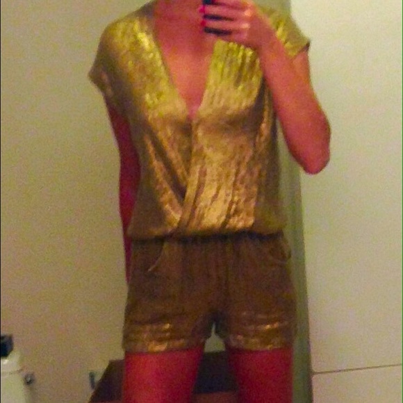 ❤️HP Statement Style❤️NWT Haute Hippie gold romper - Picture 4 of 5