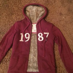 Adorable burgundy/maroon fur lined zip up