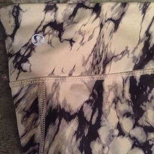 lululemon Luxtreme Wunder Under Crops sz 4 (XS)