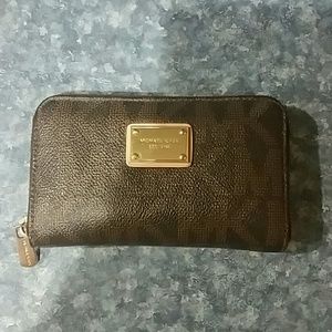 Michael kors iPhone wallet