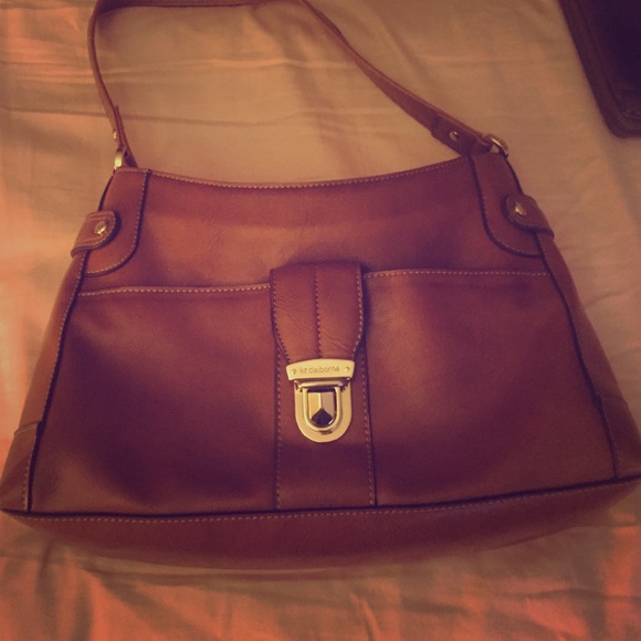 Nice good condition brown purse slightly weared.