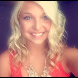 Meet your Posher, Mikayla