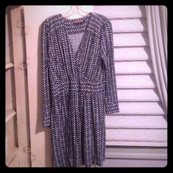 Vineyard vines size large navy and white dress