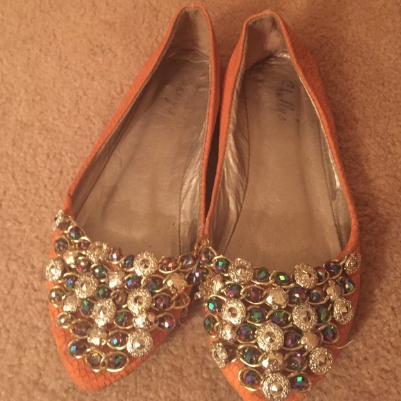 Orange rhinestones flat shoes