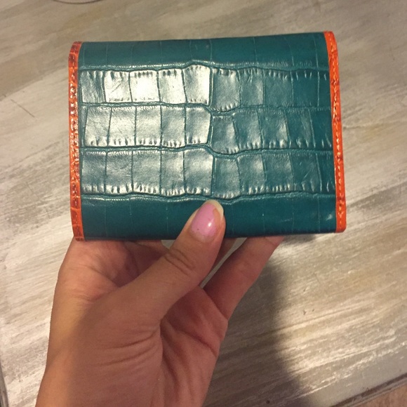 Brand new wallet - Picture 3 of 3