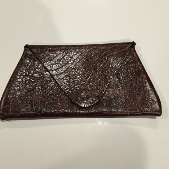 Juliette Jake brown skin clutch