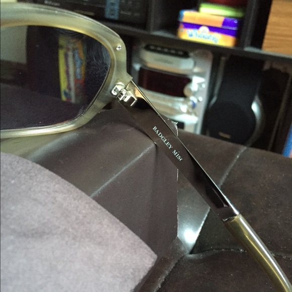 Authentic Badgley Mischka Sunglasses - Picture 3 of 4