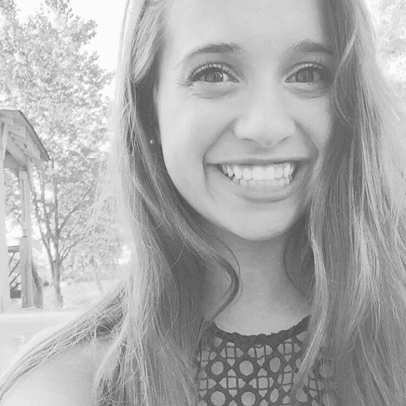 Meet your Posher, Natalie - Picture 2 of 2