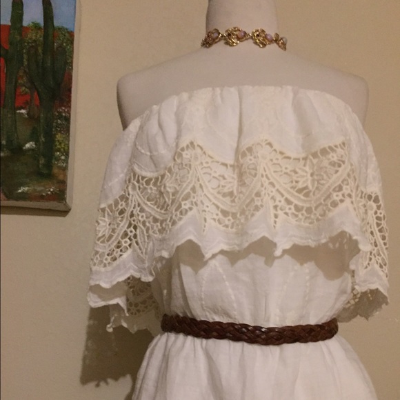 Gorgeous strapless dress with embroidery - Picture 2 of 4