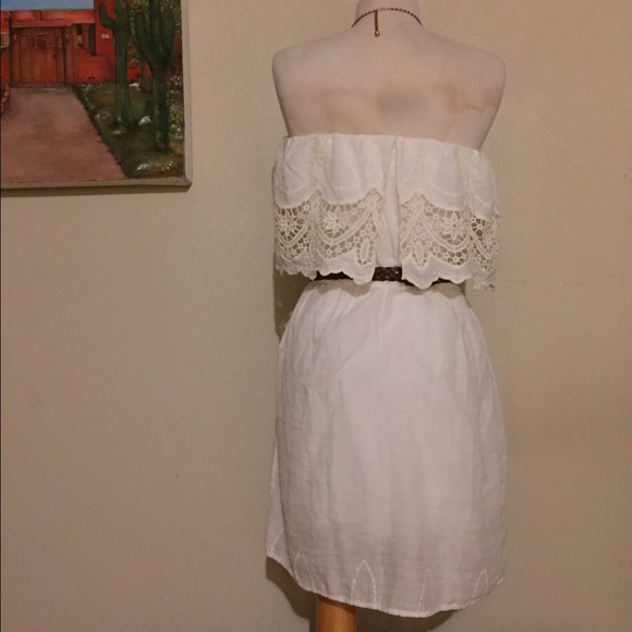 Gorgeous strapless dress with embroidery - Picture 4 of 4