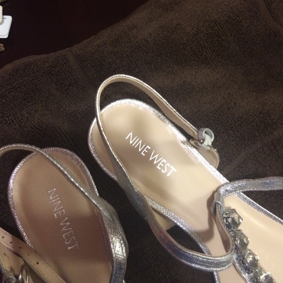 Silver Nine West sandal - Picture 2 of 3