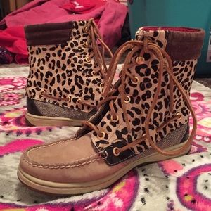 Price reduced!!!! Sperry Leopard print boots