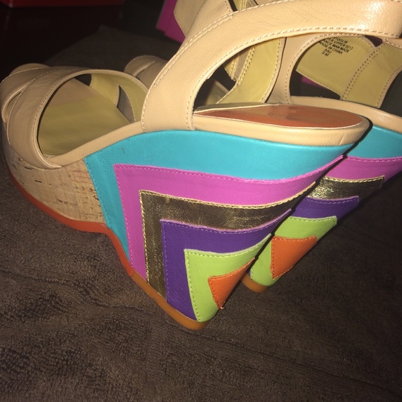 Comfortable Nine West wedge - Picture 1 of 3