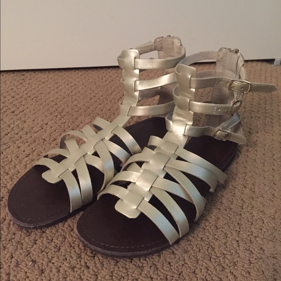 silver steve madden gladiator sandals