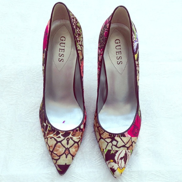 Guess Pointed Leopard Floral Heels