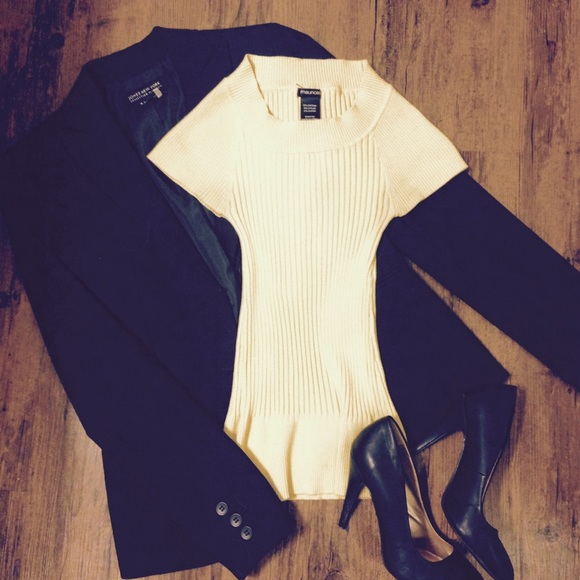 ✖️SOLD✖️ Yellow sweater tee 👑💛✨