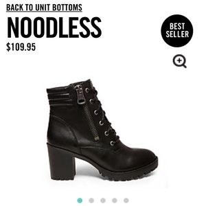 Steve Madden Lace up black boots