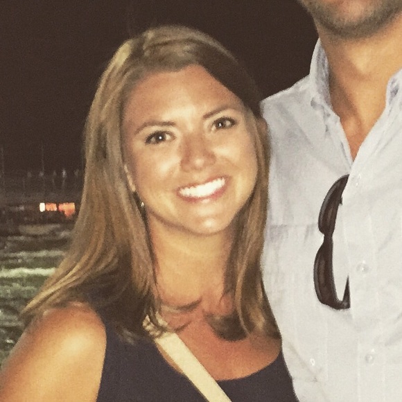 Meet your Posher, Stephanie - Picture 1 of 1