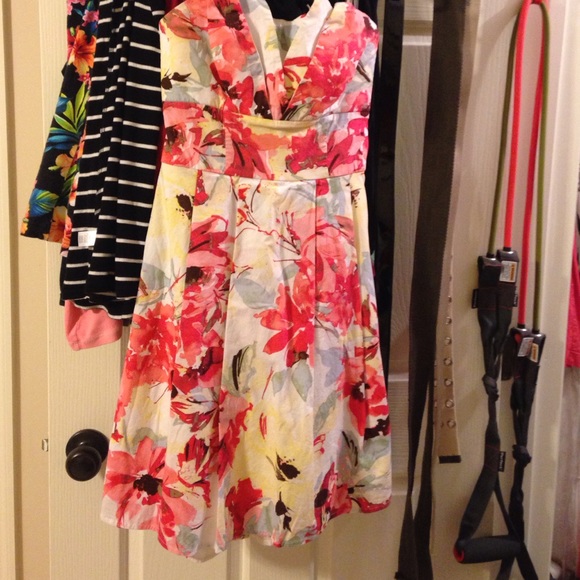 Floral print strapless dress - Picture 1 of 3