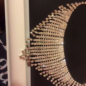 A cute diamond pendant necklace