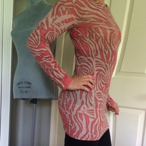 🚩HOST PICK! 🚩Light sweater unique zebra print