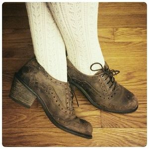 Fluevog brown Oxford heel