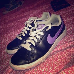 black faux leather Nike "Court Majestic" shoes