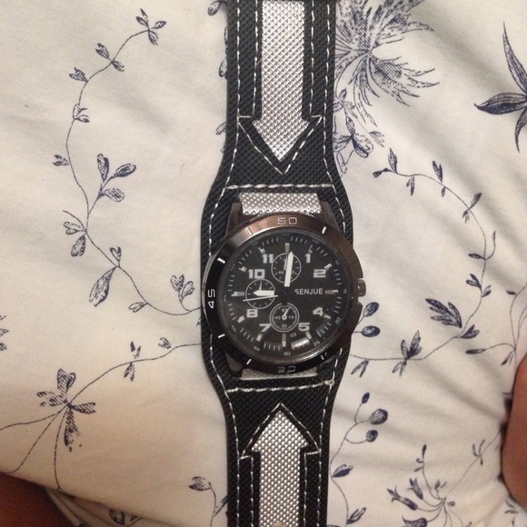 Men's Watch - Picture 1 of 1