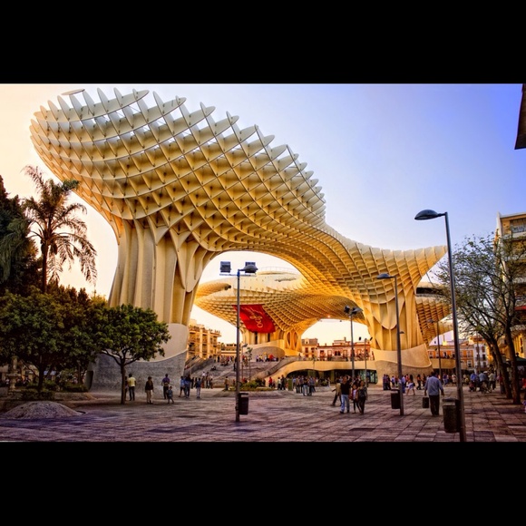 Meet your Posher, Alicia