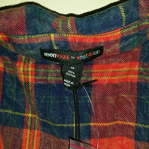 teenVOGUE for mstylelab Button Down Cut-Off Top - Picture 2 of 4