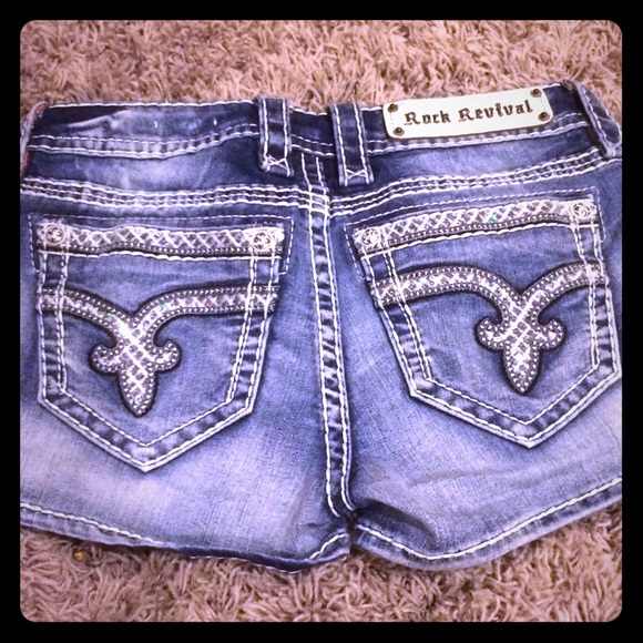 💰💰💰SOLD💰💰💰Rock Revival shorts