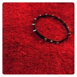 Spiked choker black with sliver spikes