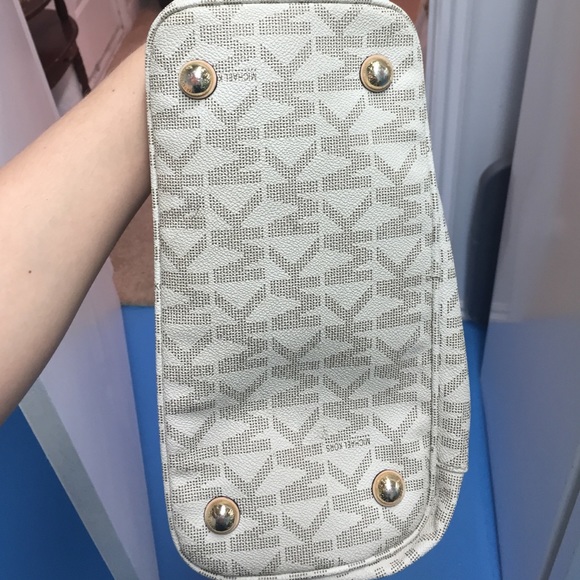 SOLD - Picture 2 of 4