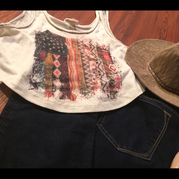 🚫SOLD🚫Cropped tank with gypsy Flag Design