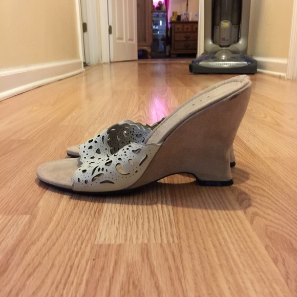 🌼Women slip on shoes sz 9.5M - Picture 2 of 4