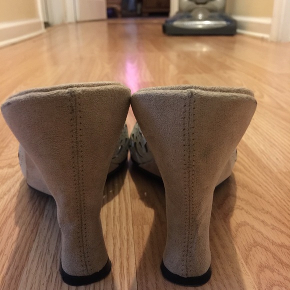 🌼Women slip on shoes sz 9.5M - Picture 4 of 4