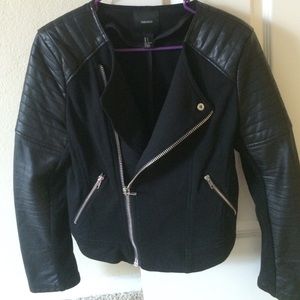 SALE ✨- Black leather jacket