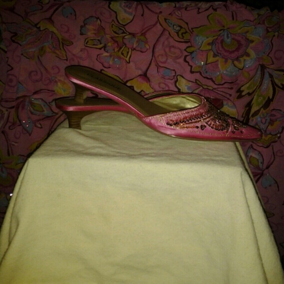 Low Heels - Picture 3 of 3