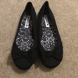 American Eagle black flats
