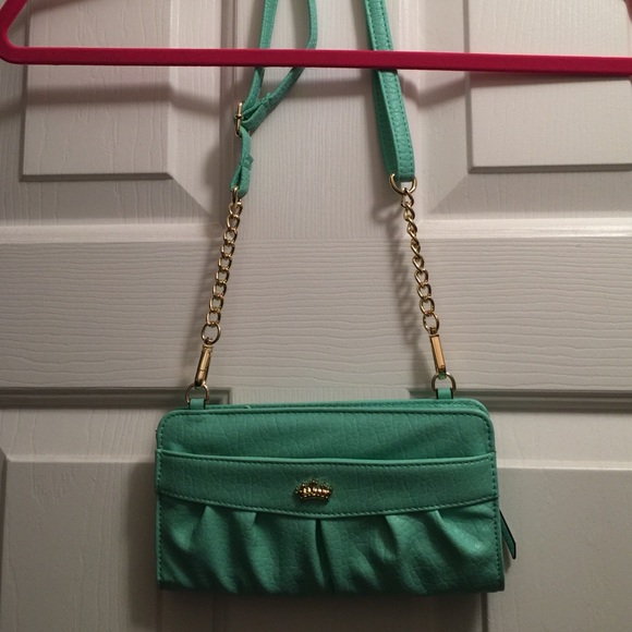 Out of space in my closet - Picture 1 of 2