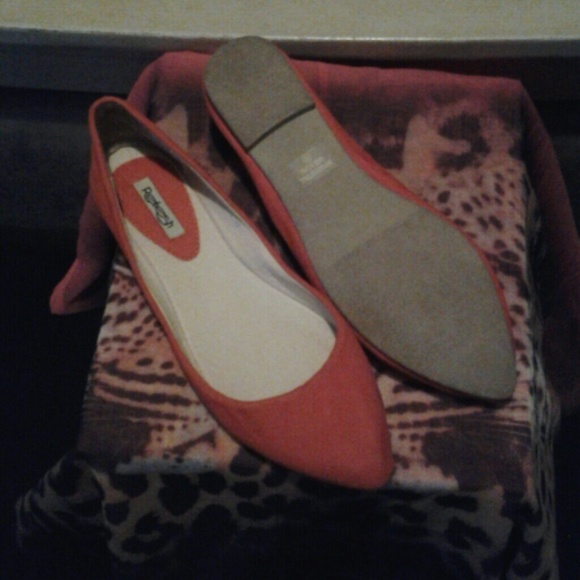 Flats - Picture 3 of 3