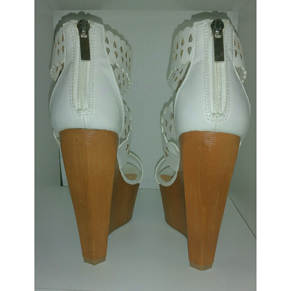 White Dollhouse wedges - Picture 3 of 4