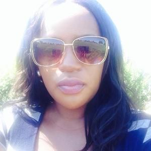 Meet your Posher, Isabel victor