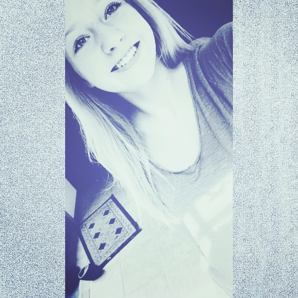 Meet your Posher, Sammie - Picture 1 of 4