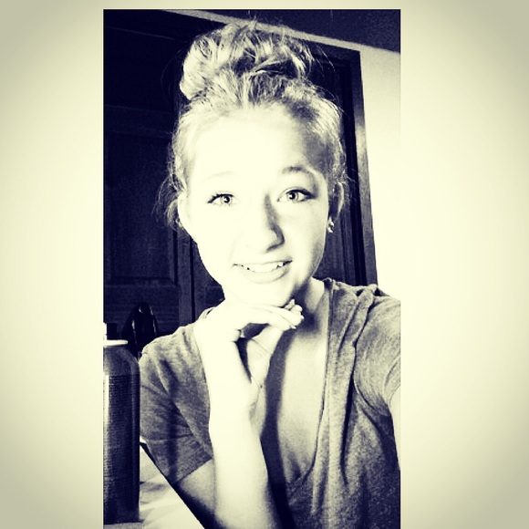 Meet your Posher, Sammie - Picture 4 of 4