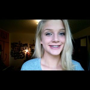 Meet your Posher, Avery