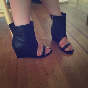 BCBGeneration Sandals