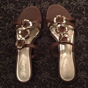 🌸Flower Accent Sandals🌸