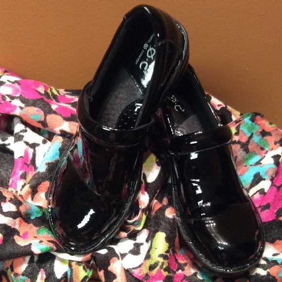 B.O.C. Shoes - SZ 8🍂B.O.C. BLACK PATENT CLOGS🍂
