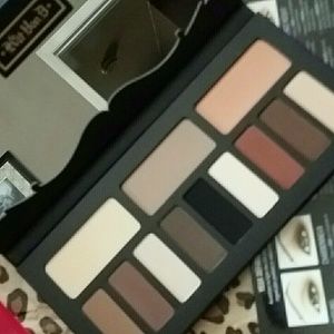 KVD Shade and Light Eye Palette